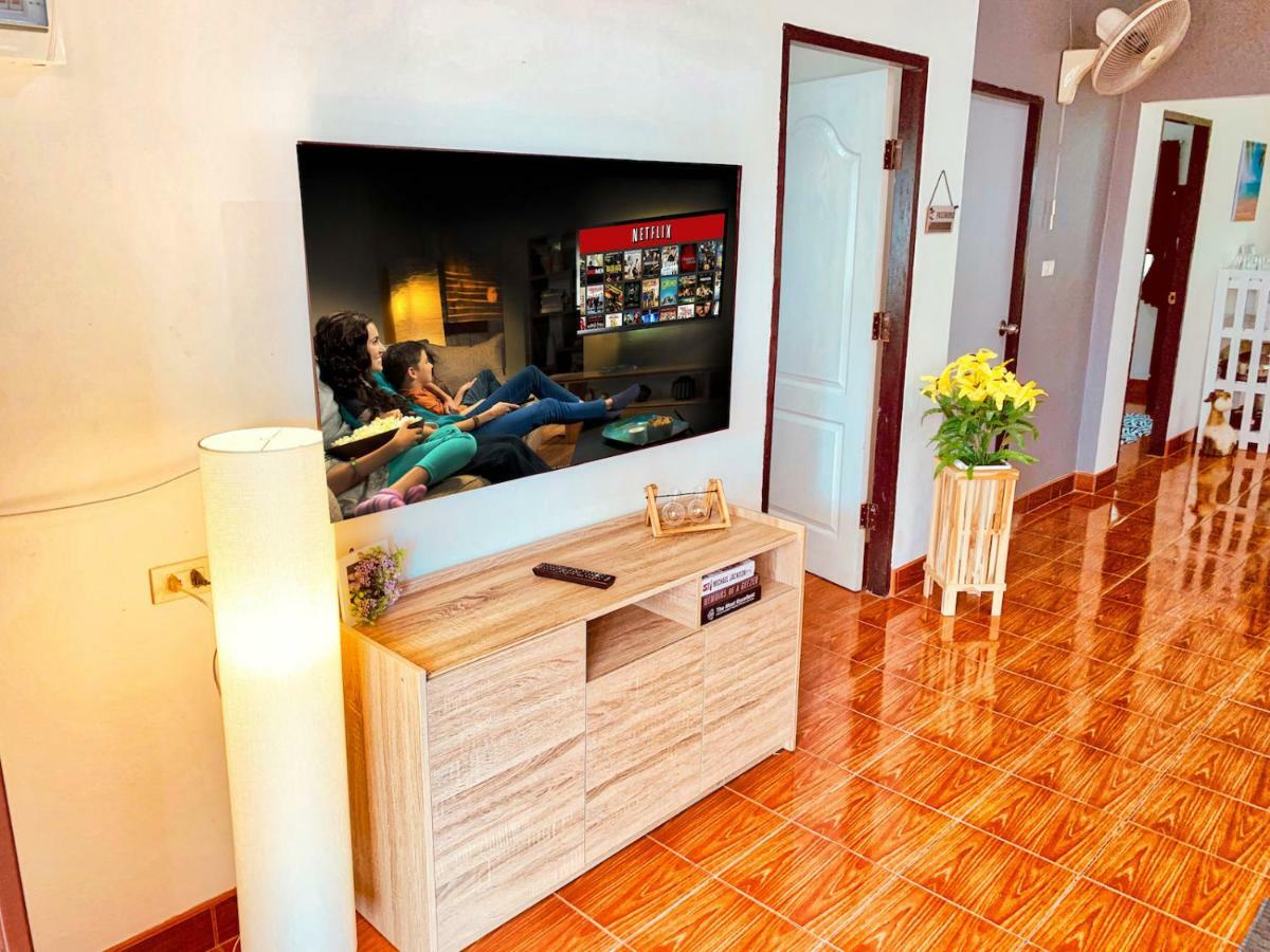 Thai Orange Villa *
